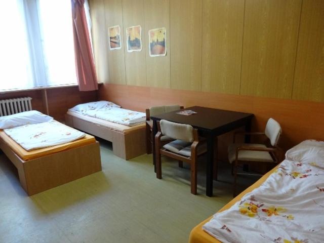 Hostel Monty Ржичани Номер фото